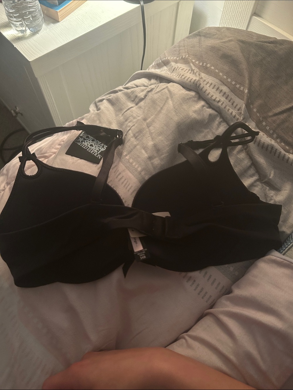 Victoria's Secret Black Sequin Push-Up Bra - Picture 4 of 4